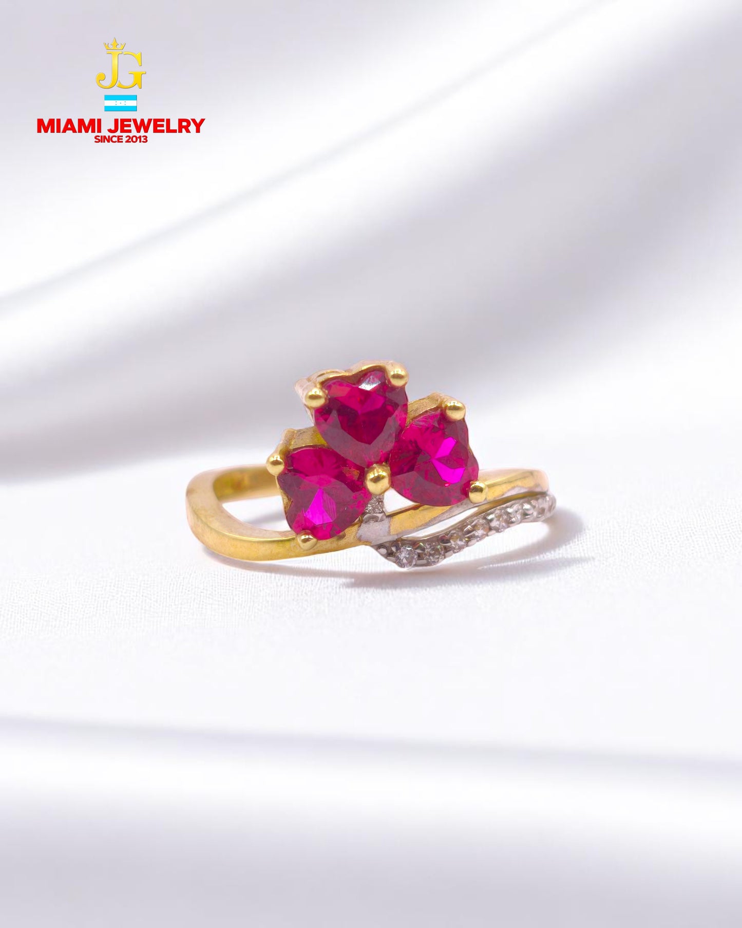Solid 14k yellow gold 6 prong red rose ring - white zirconia gemstones.