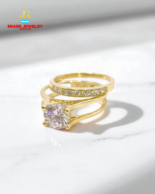 Solid 14k yellow gold wedding ring set for women.